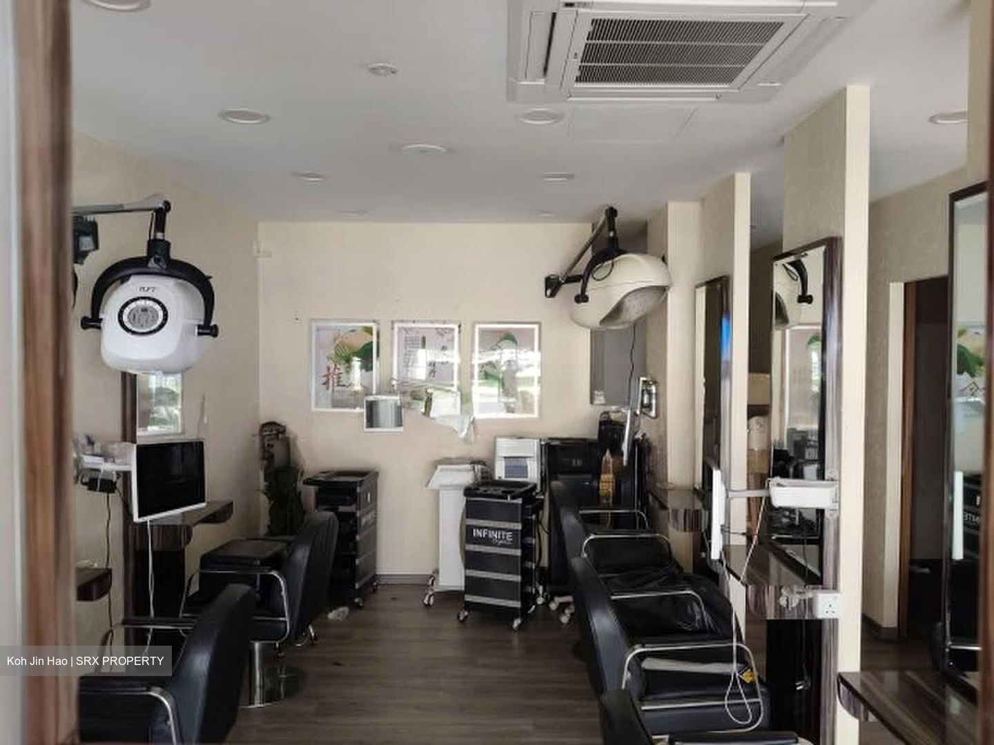 Hougang Avenue 1 (D19), Shop House #584759541